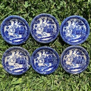 1921-1941 Blue Willow Minature Plates From Japan .